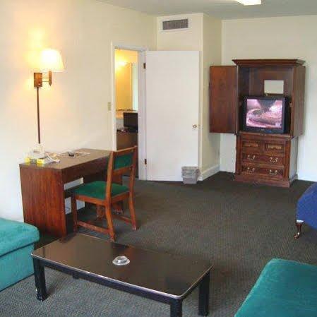Town House Motel 图珀洛 外观 照片