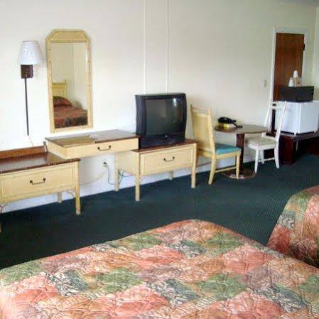 Town House Motel 图珀洛 外观 照片