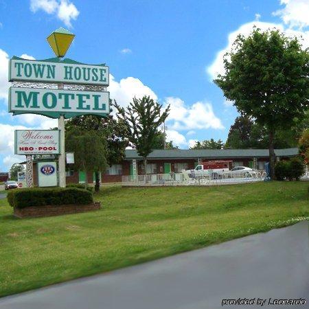 Town House Motel 图珀洛 外观 照片